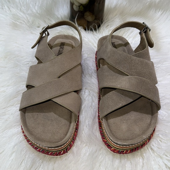 Muk Luks Tan platform sandals - Picture 2 of 8